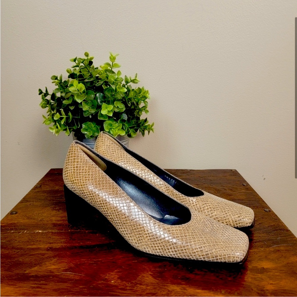 NEW Stuart Weitzman Leather Square Toe Snake Python Alligator Block Heels 7
